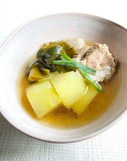 青パパイヤを使ったレシピ～青パパイヤと豚肉、昆布のスープ～