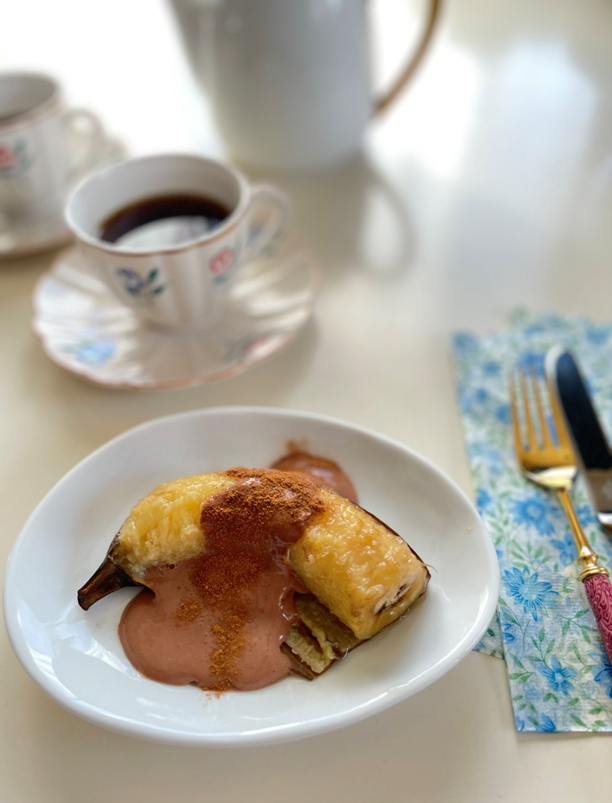 焼きバナナの豆乳チョコホイップ添え ～秋の美肌デザート～